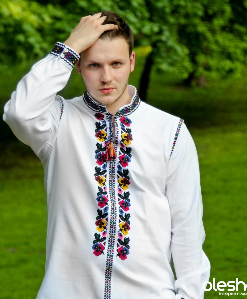 Чоловіча вишиванка “Долина братчиків”