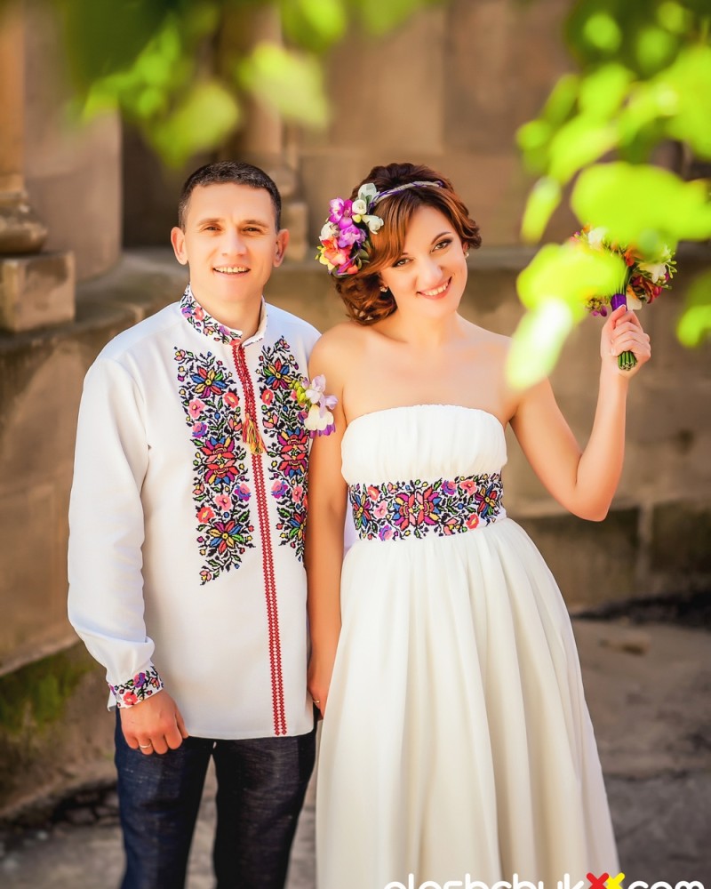 Весільне плаття з вишивкою «Симфонія літа»