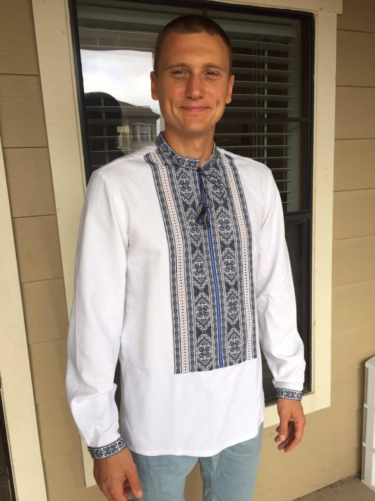 Замовник з Америки у вишиванці “Голубівка”